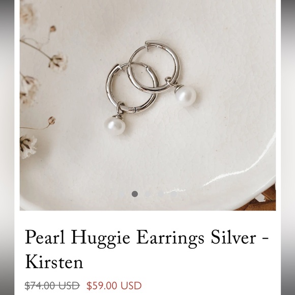 Linjer Pearl Huggie Earrings Silver-Kirsten - Picture 4 of 5